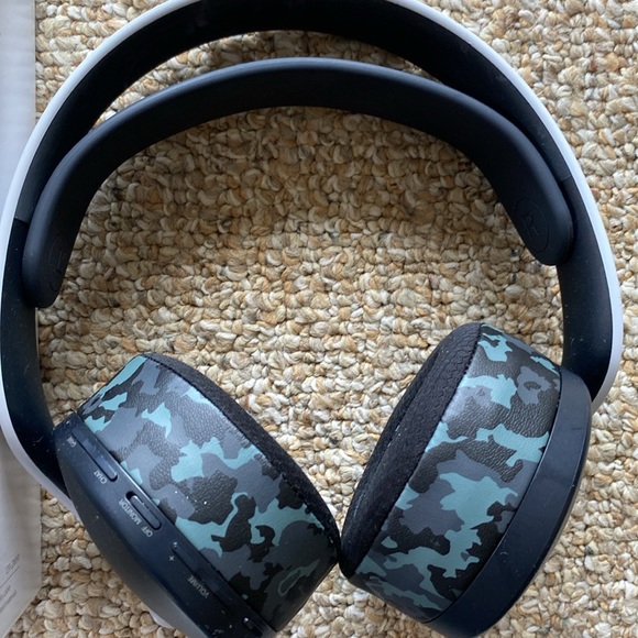 PlayStation 5 Accessories BUNDLE - Picture 9 of 13